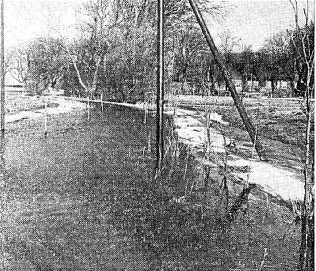 Misselwarden kämpfte im März 1979 gegen die grauen Fluten, auch die Wege zu umli...