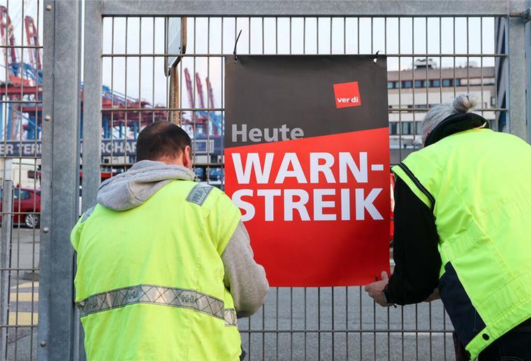 Mit Blick auf den nächsten Verhandlungstag gestreikt.