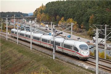 Mit dem ICE lässt es sich bequem reisen.