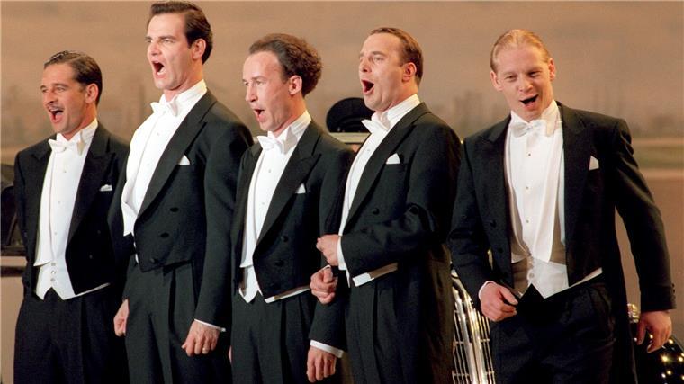 Bremerhavener Filmstar Ferch: „Allmen ist meine Lieblingsfigur“ Mit dem Kino-Hit „Comedian Harmonists“ gelang Heino Ferch (2. v. r.) der Durchbruch als Charakterdarsteller. Hier ist Ferch zusammen mit seinen Schauspielkollegen Max Tidorf (von links), Heinrich Schafmeister, Ulrich Noethen und Ben Becker bei der Verleihung des Deutschen Filmpreises zu sehen.