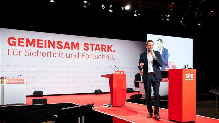 Lies führt jetzt Regierung und SPD in Niedersachsen an Mit dem Motto „Gemeinsam stark“ startet Olaf Lies als SPD-Landesvorsitzender in Niedersachsen.