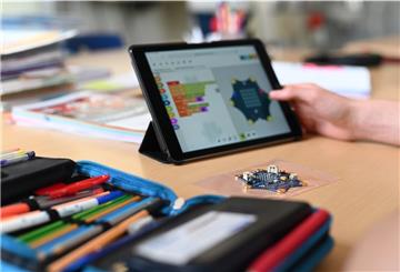 Mit dem Online-Lernprogramm der Stadtbibliothek können sich Schüler den Schulstoff selbst erschließen.