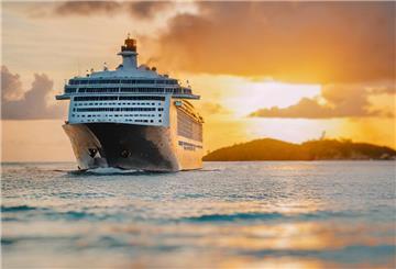 Mit dem Schiff an die traumhaftesten Orte der Welt: Das geht bei vielen Kreuzfahrten. (Dieses Foto ist KI-generiert)