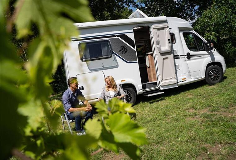 Wie ein Paar (34 und 61) mit unseren Wohnmobil-Träumen Millionen erbeutet hat Mit dem Wohnmobil unterwegs sein, das ist für viele ein Lebenstraum. Ein Paar aus Oberbayern nutzte diesen Wunsch schamlos aus und erbeutete offenbar einen Millionenbetrag.