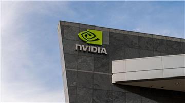 Mit den Geschäftszahlen übertraf Nvidia die Erwartungen der Börse, aber beim nächsten Chipsystem Blackwell steht noch Arbeit bevor. (Archivbild)