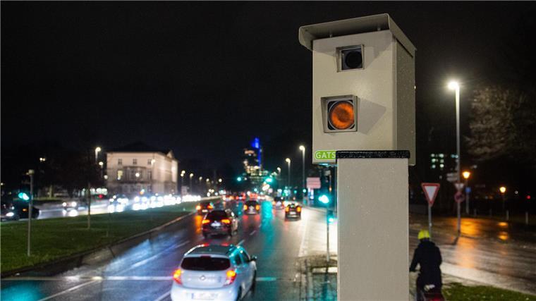 Polizei lässt Bürger über Blitzer-Standorte abstimmen Mit der Aktion will die Polizei zeigen, dass sie Hinweise aus der Bevölkerung ernst nimmt. (Symbolbild)