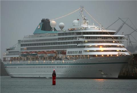 Mit der "Amera" geht es einmal über den Atlantik.