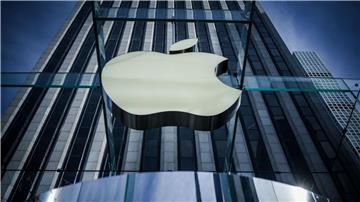 Mit der neuen Web-Option gibt Apple die Softwaredistribution nicht komplett frei. Alle Apps müssen laut dem Konzern bestimmte Kriterien erfüllen und sich zu laufenden Anforderungen verpflichten, die dem Schutz der Nutzer dienen.