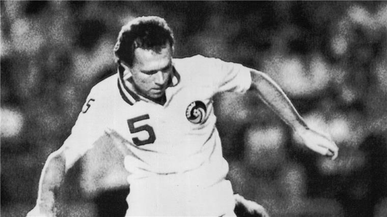 Mit der Nummer 5 wurde Beckenbauer zur Fußball-Legende.