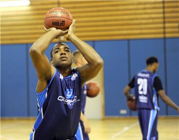 Mit der U19-Mannschaft der Eisbären ist Jonathan Malu 2012 deutscher Vizemeister geworden. Foto Scheer