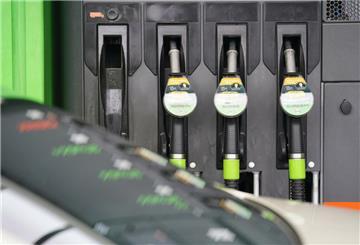 Mit unserer Live-Übersicht finden Kölner Autofahrer immer die günstigste Tankstelle für Super E5, E10 oder Diesel in ihrer Nähe.