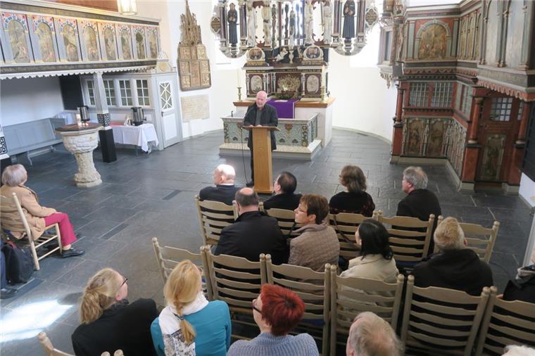 Mit einem festlichen Gottesdienst wurde die renovierte Langwarder Kirche eingeweiht.