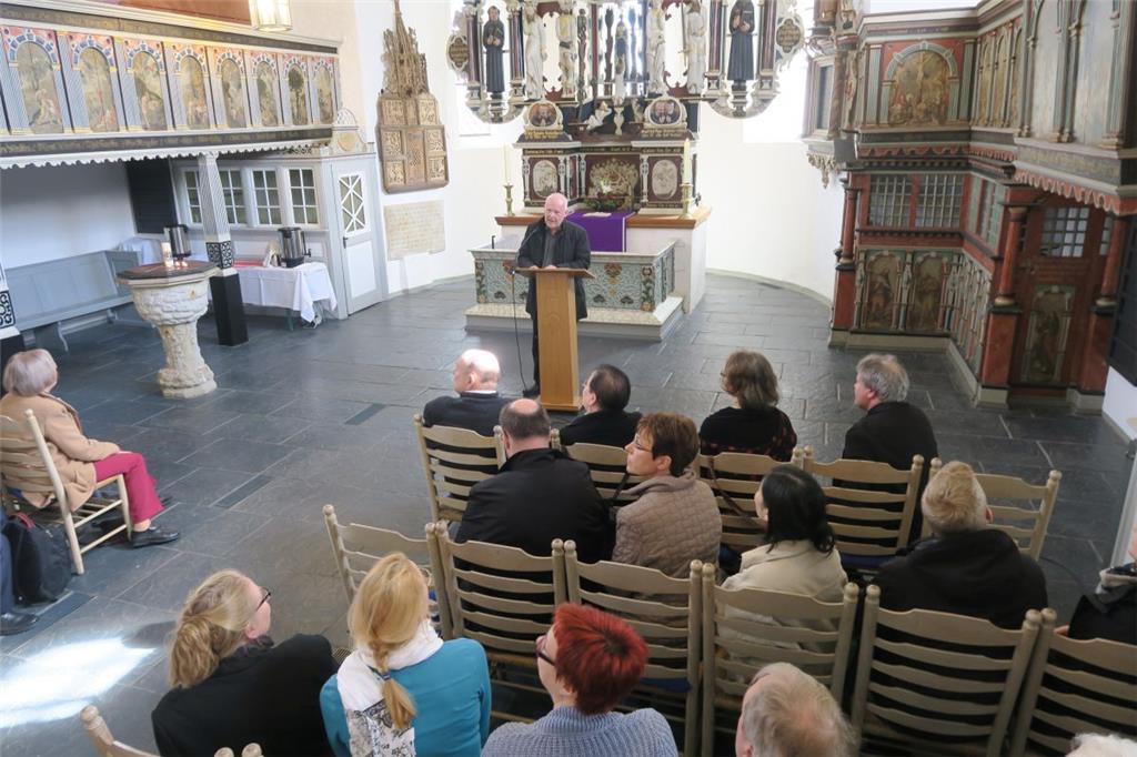 Mit einem festlichen Gottesdienst wurde die renovierte Langwarder Kirche eingewe...
