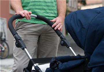 Mit einem Kinderwagen haben die Täter den gestohlenen Tresor abtransportiert. 