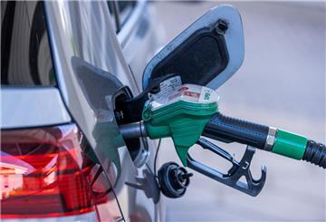 Mit unserer Live-Übersicht finden Autofahrer in Stuttgart immer die günstigste Tankstelle für Super E5, E10 oder Diesel in ihrer Nähe.