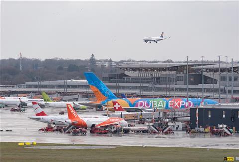 Mit einem Rückgang um 52 Prozent gegenüber 2019 ist der innerdeutsche Flugverkehr stärker geschrumpft als die Binnenverkehre in anderen europäischen Ländern.