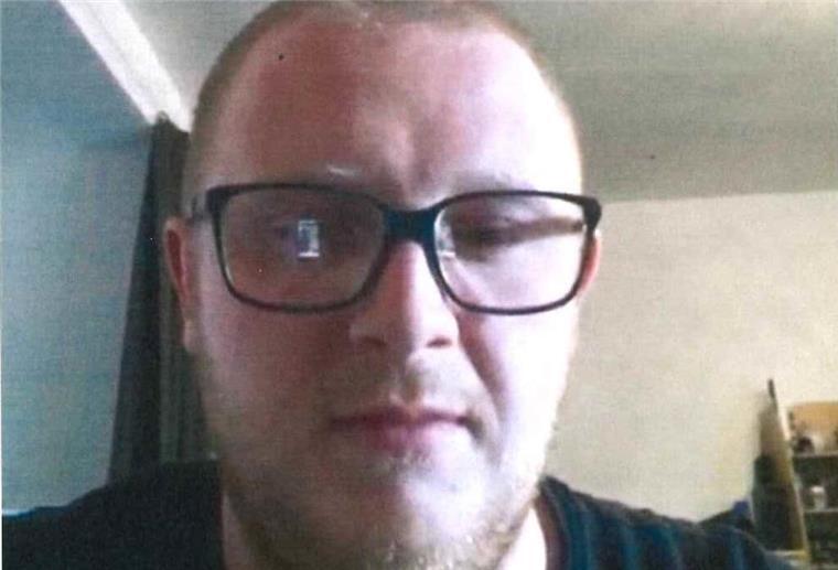Polizei Bremen fahndet nach Geldwäscher: Wer kennt diesen Mann? Geldwäscher, zur Fahndung ausgeschrieben