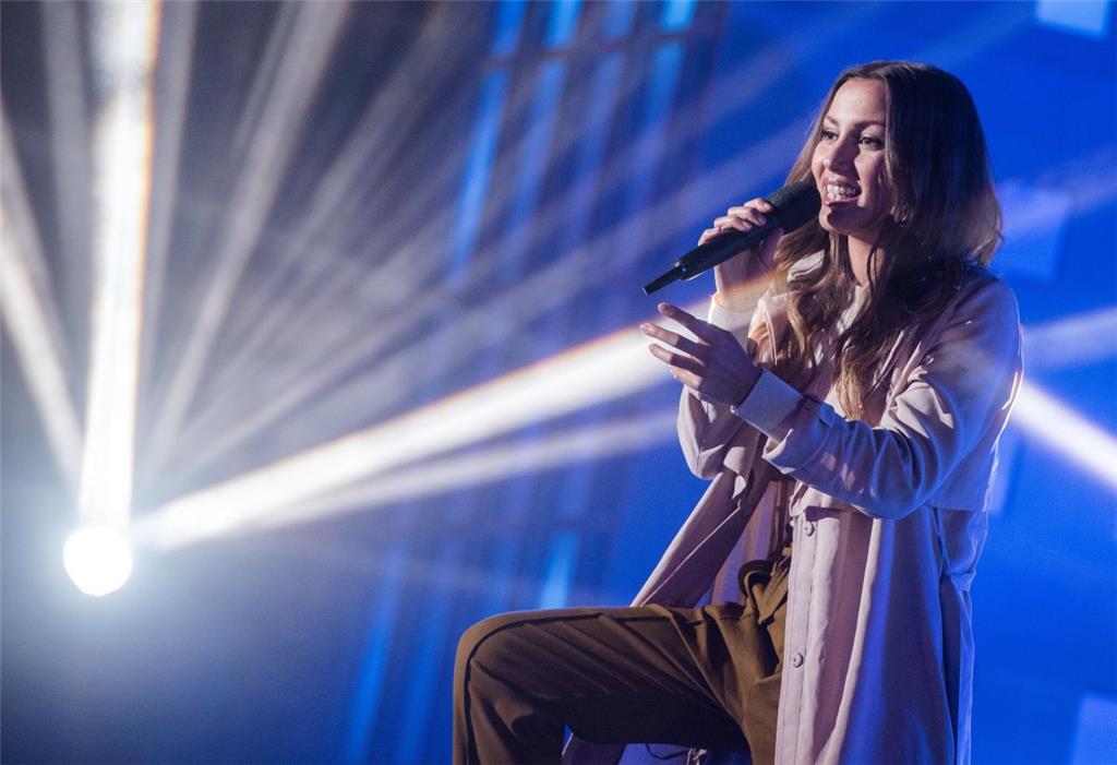 Mit ihrem Hit &quot;Lieblingsmensch&quot; ist Namika durchgestartet und schaffte es 2015 auf Platz 1 der deutschen Single-Charts. Am 29. Juli ist sie in Bremerhaven und gibt im Rahmen des Open-Air-Wochenende ein Konzert. Foto_ Bockwoldt/dpa