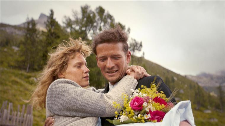 Mit Marie (Julia Franz Richter) beginnt für Andreas Egger (Stefan Gorski) die wohl glücklichste Zeit seines Lebens.