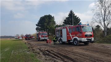 Mit neun Wagen und 45 Einsätzkräften rückte die Feuerwehr an.