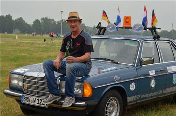 Mit-Organisator Dick Smeman fuhr als letzter in der Kolonne mit. 