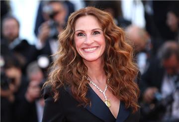 Mit „Pretty Woman“ wurde Julia Roberts vor 35 Jahren zum Weltstar. Die Lacher in dem Film sind sicher gesetzt, etwa wenn Roberts als Vivian beim Dinner die Schnecken „schlüpfrige kleine Scheißerchen“ nennt.(Archivbild)