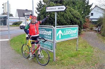 Mit seinem Rennrad will Harald Breitner die 860 Kilometer von Loxstedt bis in die Partnerstadt Ollainville in sieben Tagen bewältigen.