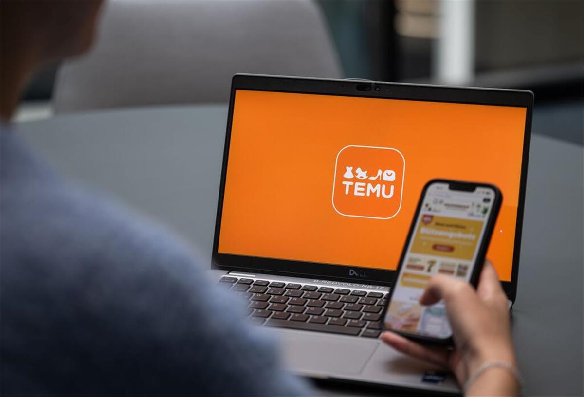 Achtung vor Babyspielzeug! Temu droht EU-Strafe – Was Verbraucher wissen müssen Blick auf einen Laptop mit dem Logo der App Temu (gestellte Szene). Mit seinen Billigangeboten schwimmt der Online-Marktplatz aus China in Deutschland auf einer Erfolgswelle. Doch nun droht dem Handelsriesen eine empfindliche Geldstrafe.