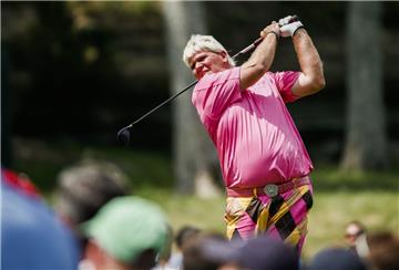 Mit seinen schrillen Outfits, blond-gefärbten Haaren und vielen privaten Eskapad...