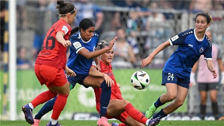 Knappe Niederlage als Aufbauhilfe für Turbine Potsdam Mit vereinten Kräften versuchten die Potsdamerinnen die Niederlage zu verhindern.