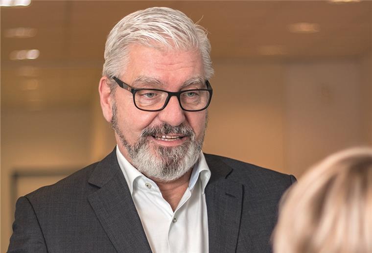 KEIBEL Hörgeräte: Pionier der Hörakustik Mit Weitsicht und Innovationen sorgt KEIBEL Hörgeräte dafür, dass erstklassiges Hören für jeden möglich ist.
