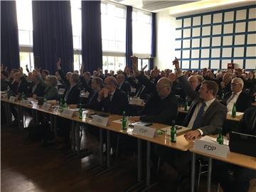 Mit zehn Gegenstimmen hat der Kreistag in der Aula des Rotenburger Ratsgymnasiums dem Strukturkonzept für die Ostemedkliniken zugestimmt