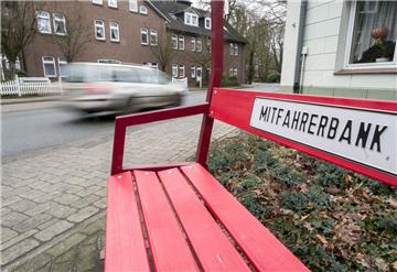 Mitfahrbänke stehen in der Samtgemeinde Tarmstedt jetzt in fast jedem Dorf