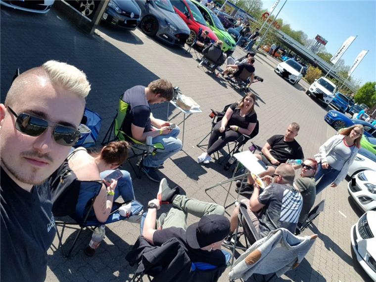 Mitglieder des markenoffenen Autoclubs "Haven Crew" aus Bremerhaven waren an Ostern bei Tuning-Treffen in Papenburg, Meppen und Nienburg.