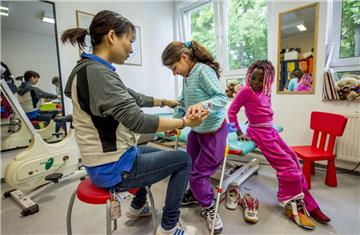 Mithilfe des Freibettfonds erhalten Kinder im Diako eine medizinische Versorgung, auf die sie in ihren Heimatländern nicht hoffen könnten.