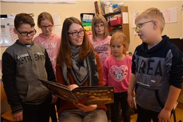Mitstreiterinnen und Mistreiter gesucht: Volontärin Laura Nobel war am bundesweiten Vorlesetag 2018 in der Schule am Siel zu Gast. 2019 ist sie wieder dabei.