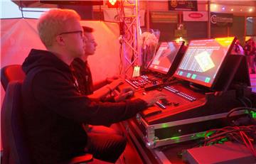 Mittsommernachtsparty in Bramel 2019. Hier läuft die Technik zusammen. Foto: Ste...