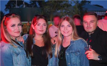 Mittsommernachtsparty in Bramel 2019. Partygäste aus Bremerhaven. Foto: Stehn