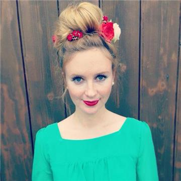 Modedesign sei ihre Berufung, sagt Julia Eifler (25). Deshalb legte sie schon das Fachabitur Mode & Design an den Berufsbildenden Schulen Sophie Scholl ab und ging vor sechs Jahren nach Hannover, um dort zu studieren.