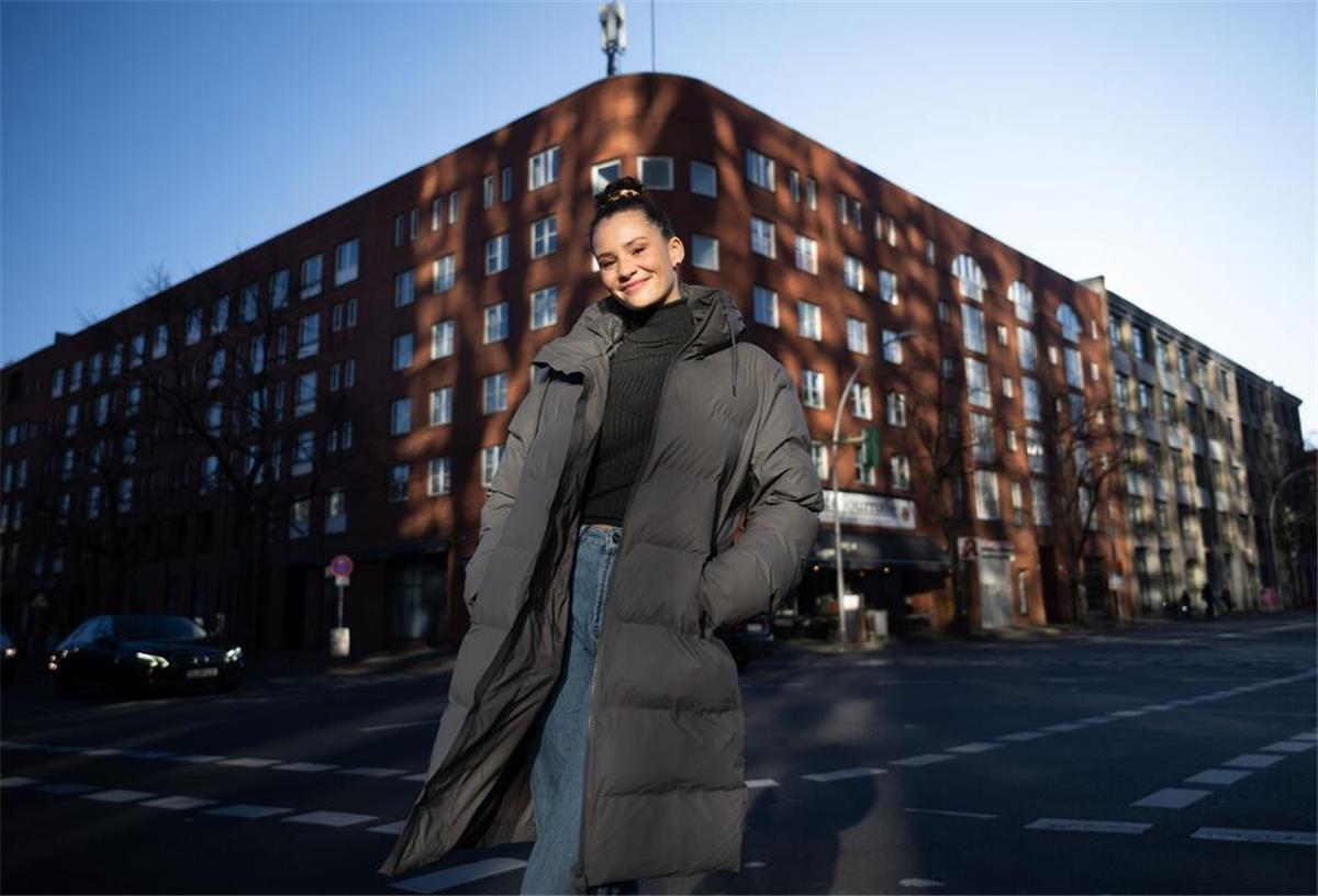 Model Betty Taube beichtet im Podcast „OKF - Ortskontrollfahrt“ ihre wilden Jugenderlebnisse.