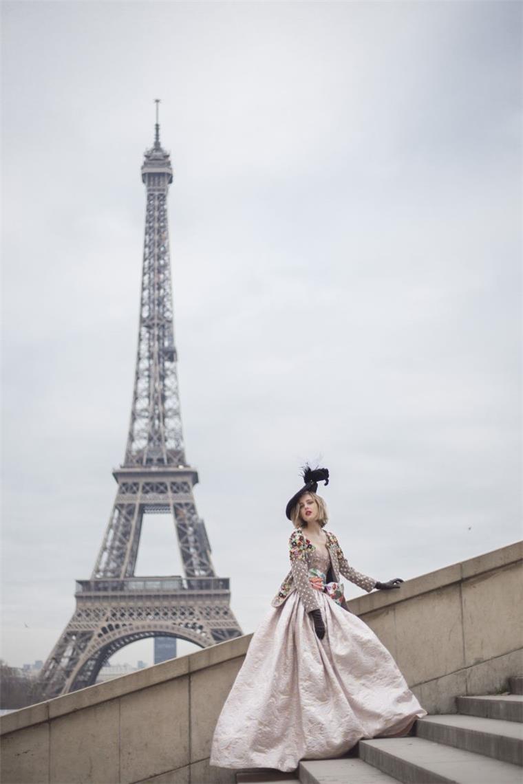 Model Maja Manczak shootet in Paris.