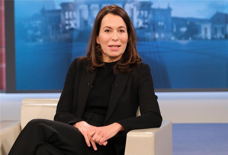 Was Anne Will jetzt sonntagabends macht Moderatorin Anne Will genießt weiter jeden Sonntag nicht mehr ins TV-Studio zu müssen. (Archivbild)