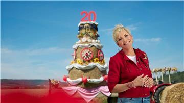 Moderatorin Inka Bause feiert bei „Bauer sucht Frau“ die 20. Staffel.
