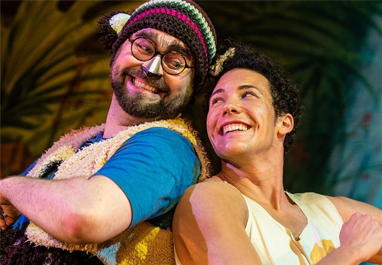 „Dschungelbuch“ als rockiges Musical Mogli und Balu, der Bär, verstehen sich auch im Musical prächtig.