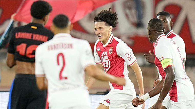 Erste Barça-Pleite unter Flick - Ter Stegen patzt in Monaco Monacos Maghnes Akliouche (m) traf zur 1:0-Führung.
