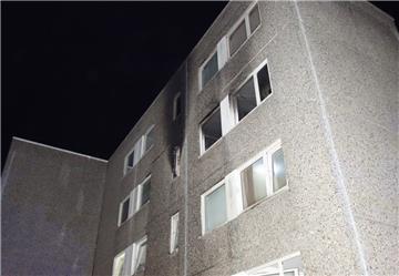 Montagnacht haben mehrere Räume einer Wohnung in Geestemünde in voller Ausdehnung gebrannt.