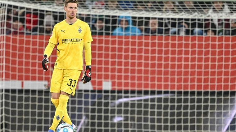 Trotz Omlin-Rückkehr: Nicolas bleibt im Gladbach-Tor Moritz Nicolas bleibt trotz der Rückkehr von Jonas Omlin vorerst die Nummer eins in Gladbach.