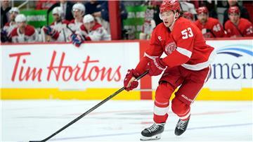 Moritz Seider trumpfte für die Detroit Red Wings mit zwei Assists im vorletzten Saisonspiel auf.