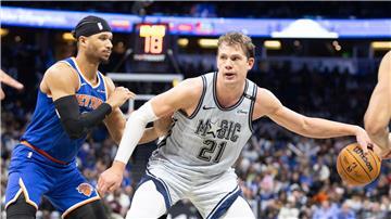 Moritz Wagner (r) soll in Orlando bleiben.
