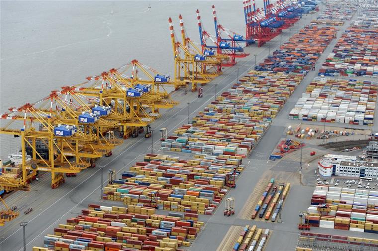 Zwei neue Containerbrücken für Bremerhaven MSC Gate in Bremerhaven bekommt zwei neue Containerbrücken.